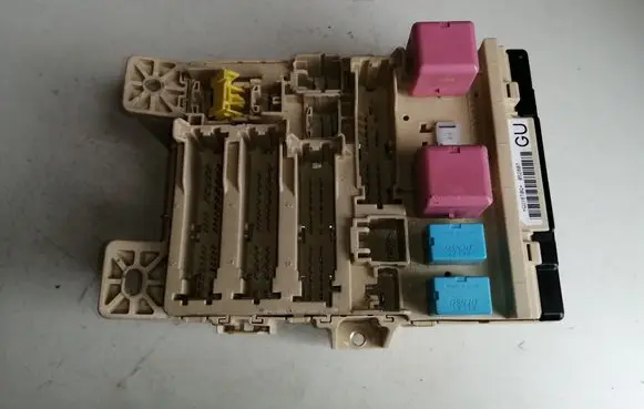 Lexus RX 330 - 350 - 400H Fuse module 