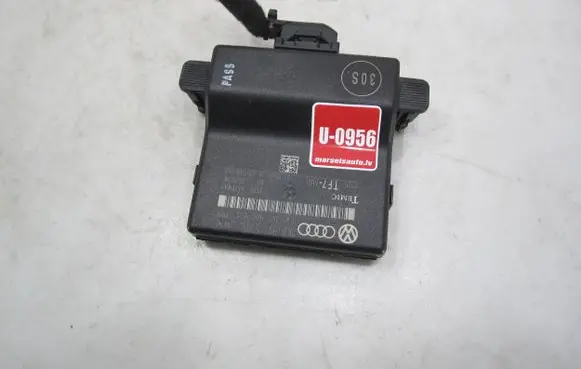 Audi A3 S3 8P Gateway control module 1K0907530G 1K0907951