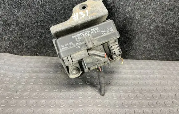 Mercedes-Benz C W203 Glow plug pre-heat relay A6461536579