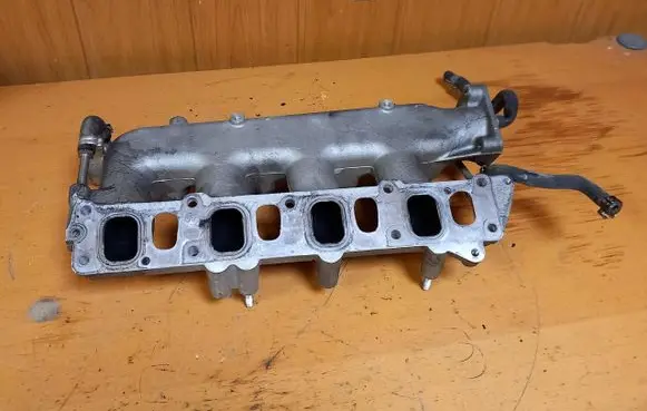 Opel Astra H Intake manifold 55192747