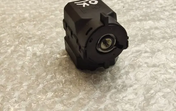 BMW 5 E39 Ignition lock contact 6901961