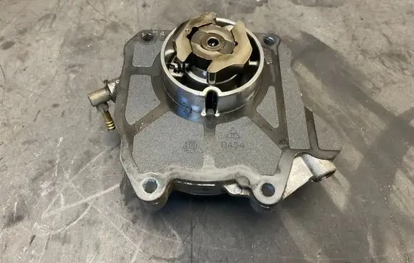 Opel Insignia A Vacuum pump 55205446 72902303 A20DT