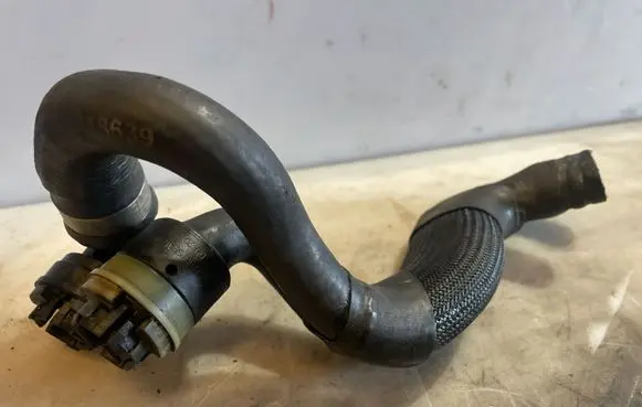 Engine coolant pipe/hose