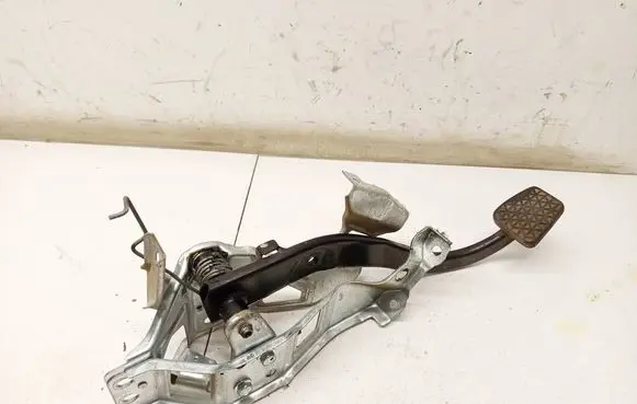 Opel Zafira A Brake pedal 