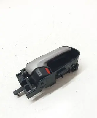 Suzuki Grand Vitara II Rear door interior handle