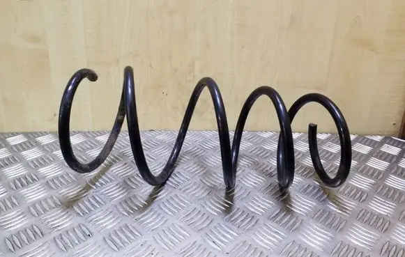 Toyota Avensis T270 Front coil spring