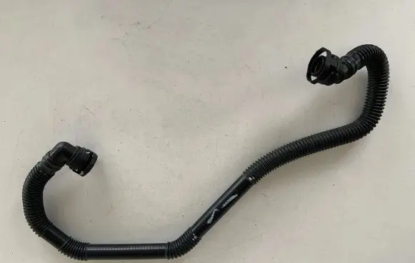 Audi Q7 4M Breather hose/pipe 4M0133817J