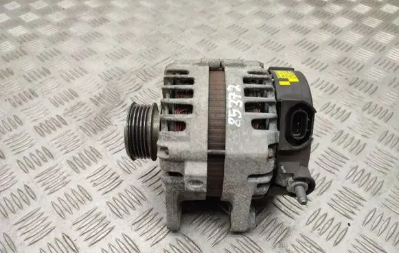 Hyundai i40 Generator/alternator 373002A805