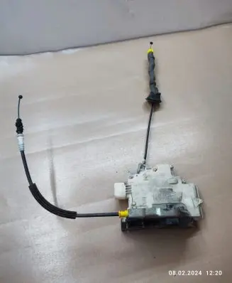 Audi A6 S6 C7 4G Front door lock