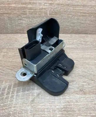 Volkswagen Touran I Tailgate/trunk/boot lock/catch/latch 1T0827505