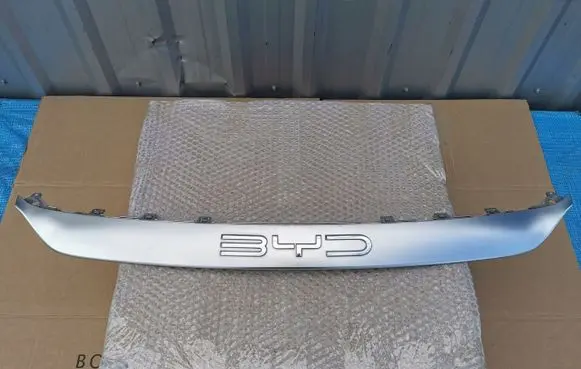 Mazda 3 II Front bumper upper radiator grill SC2EM2803114BAX