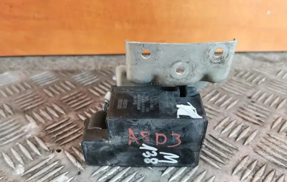 Audi A8 S8 D3 4E Air suspension valve block 4E0616014B