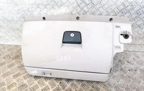 Volvo V50 Glove box 9481664 3865