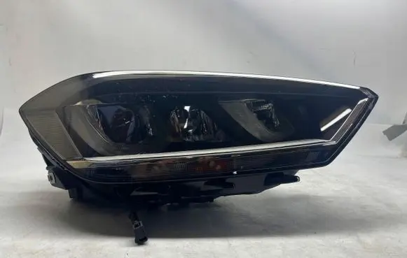 Volkswagen Golf Sportsvan Headlight/headlamp 518941754A