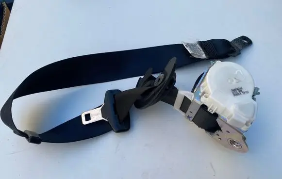 BMW X3 E83 Front seatbelt 34003071B 0604101053