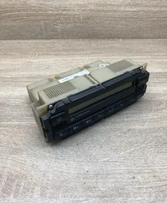 Volkswagen PASSAT B5 Climate control unit 1J1907044 5HB007617