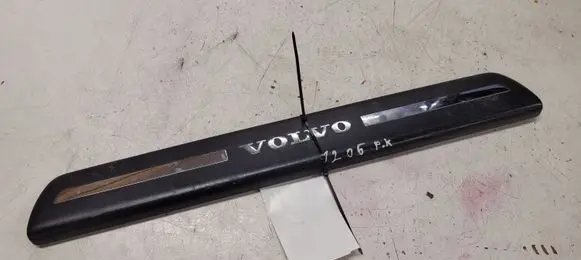 Volvo S40 Side skirt front trim 30744287