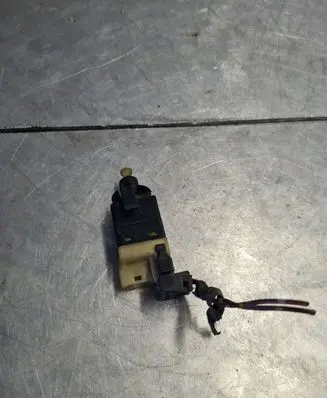 Mercedes-Benz S W140 Brake pedal sensor switch 0005459909