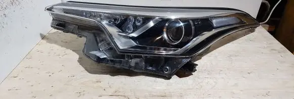 Toyota C-HR I Headlight/headlamp 81150F403100 3236139
