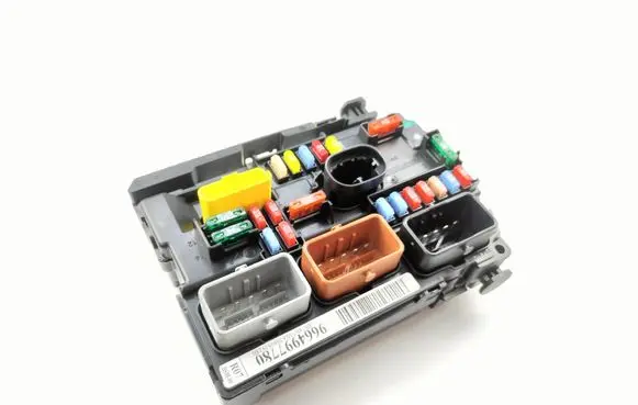 Citroen DS3 Fuse module 9664997780