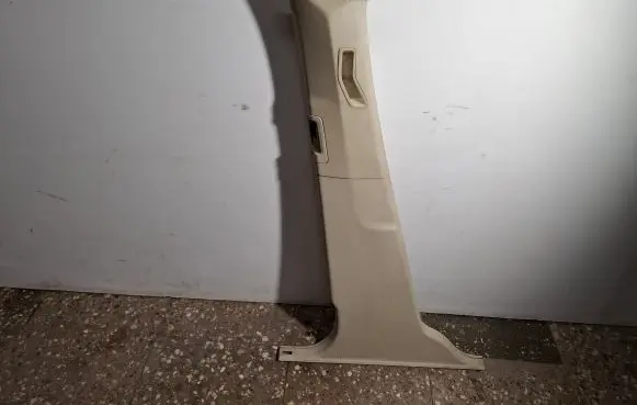 Volvo XC60 (B) pillar trim (top) 6841930 30767128