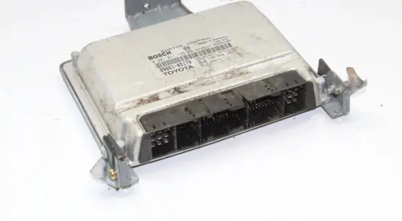 Toyota Yaris Engine control unit/module 896610D170 0281011125