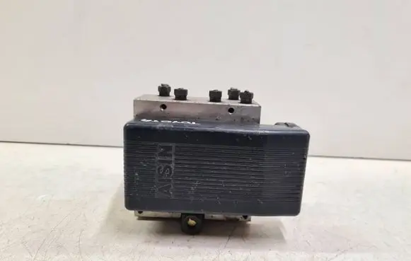 Toyota Hilux (AN10, AN20, AN30) ABS Pump 4451035090 210012252324