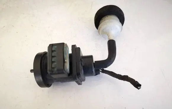 Mercedes-Benz C W203 Turbo solenoid valve A0005450527
