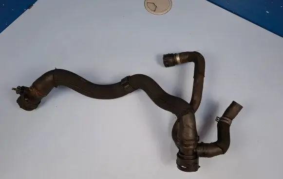 Audi Q5 SQ5 Engine coolant pipe/hose 8R0121049E 8K0122293