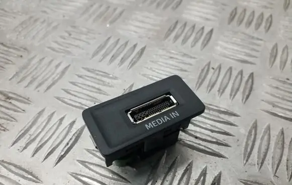 Seat Leon (5F) USB socket connector 5F0035222C 5Q0035736