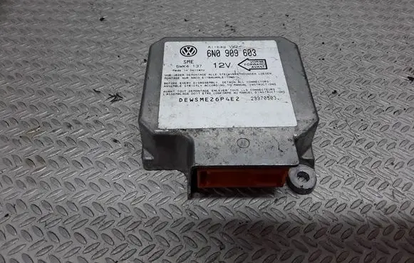 Volkswagen Golf III Airbag control unit/module 5WK4137 6N0909603