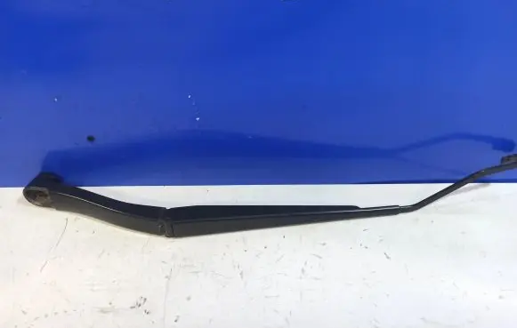 Saab 9-5 Windshield/front glass wiper blade 13299362