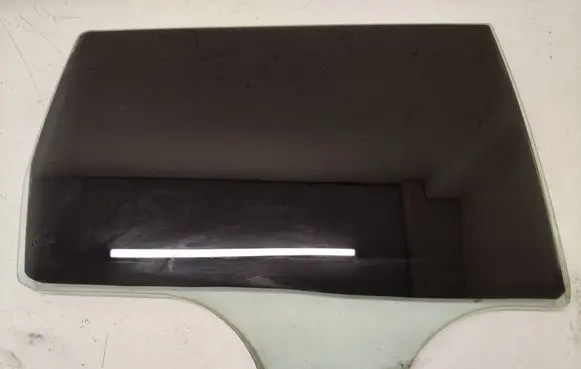 Volkswagen PASSAT B5 Rear door window glass 43R00081
