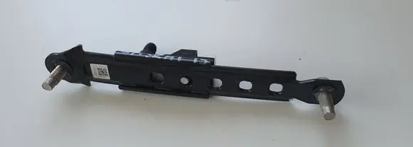 Nissan Qashqai Seat belt height adjuster 