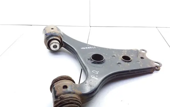 Mercedes-Benz A W169 Front lower control arm/wishbone A1693300307