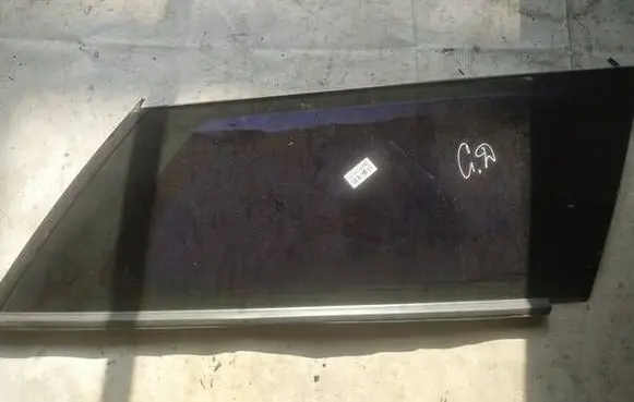 Subaru Legacy Rear side window as2