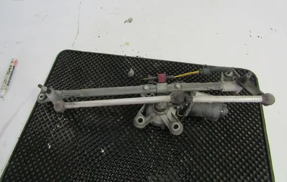 Opel Vectra C Front wiper linkage 23001495