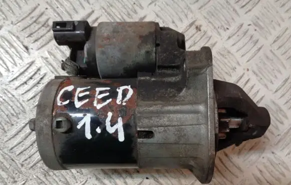 KIA Ceed Starter motor 361002B200