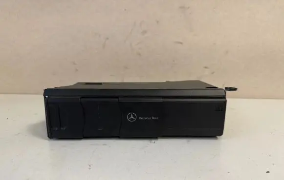 Mercedes-Benz C W203 CD/DVD changer A2038209089 A0028206289
