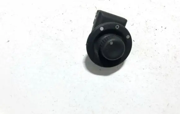 Renault Megane I Wing mirror switch 8200002442