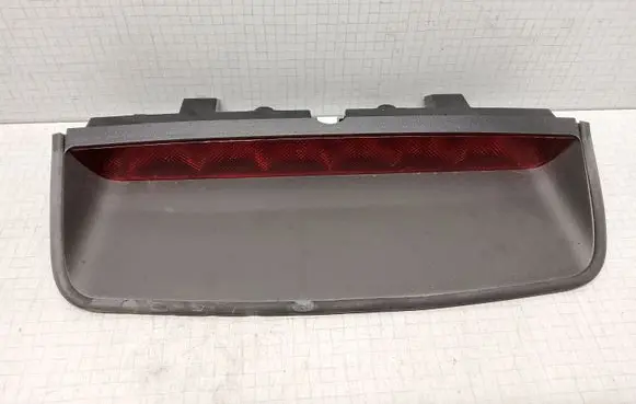 Nissan Primera Third/center stoplight 270277