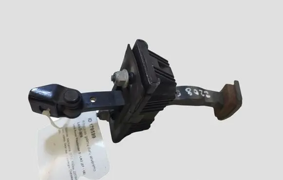 Land Rover Freelander 2 - LR2 Rear door check strap stopper 6H5222886BE