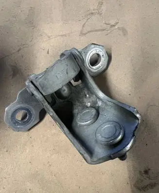 Renault Espace IV Rear door lower hinge