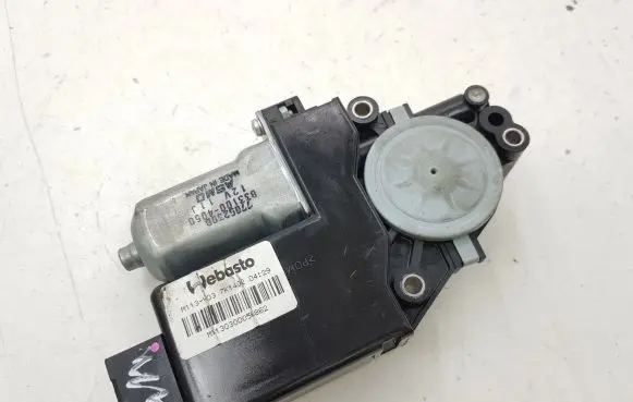 Mitsubishi Outlander Sunroof motor/actuator 8331004050 7705230B