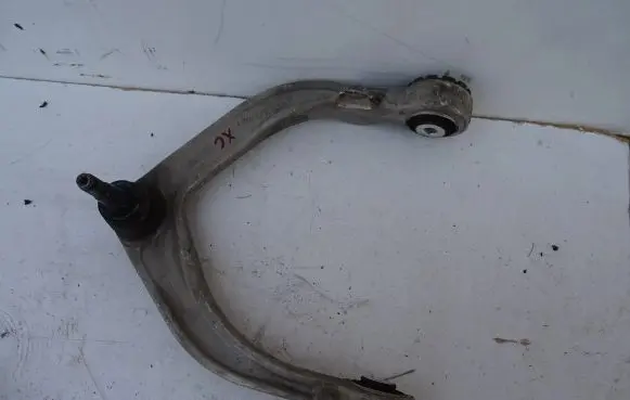 Volvo XC90 Front upper control arm/wishbone 31360630