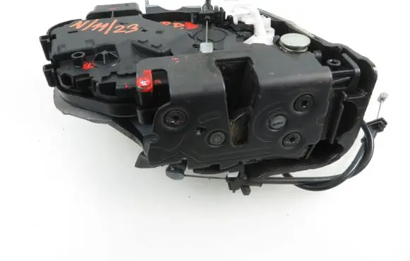 Volvo V50 Front door lock 30753663