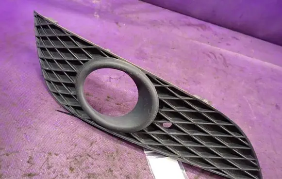 Opel Astra J Front bumper lower grill