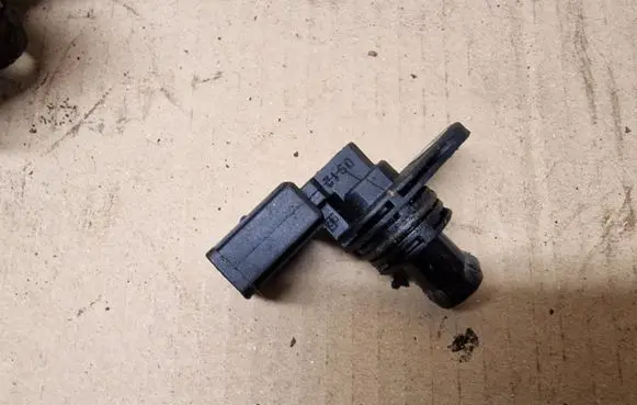 Volkswagen Golf IV Crankshaft speed sensor 036907601B