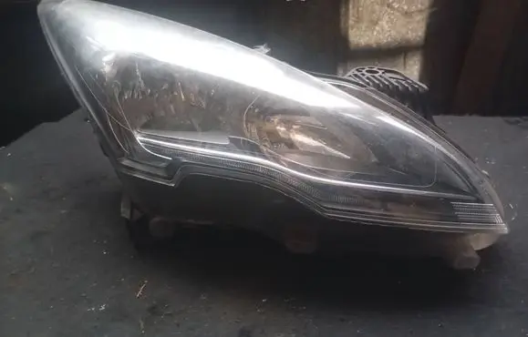 Peugeot 5008 Headlight/headlamp 9805505580 89907702