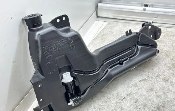 Tesla Model Y Windshield washer fluid reservoir/tank 201551600B 201552600B